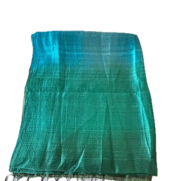 Gorgeous Raw Silk Handwoven Scarf / Shawl Emerald Green Ombré - Picture 4 of 6